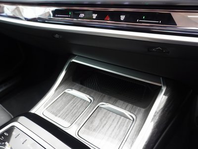 2025 BMW I7 thumbnail 23
