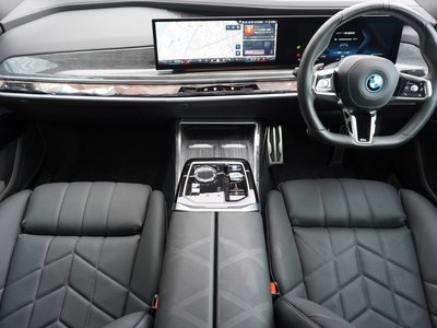 2025 BMW I7 photo 9