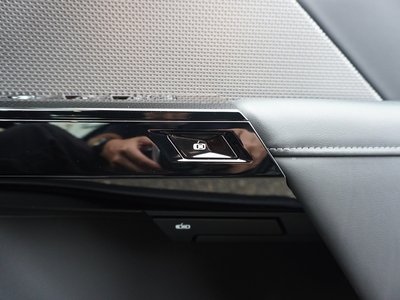 2025 BMW I7 thumbnail 35