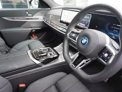 2025 BMW I7 thumbnail 28