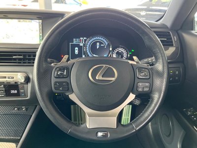 2016 Lexus GS F photo 13