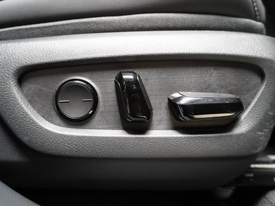 2023 Lexus RX thumbnail 17