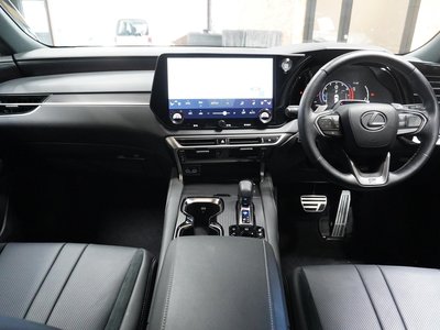 2023 Lexus RX photo 16