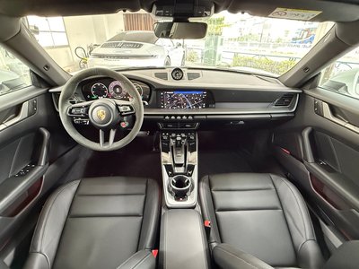 2025 Porsche 911 thumbnail 17