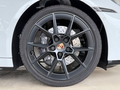 2025 Porsche 911 photo 15