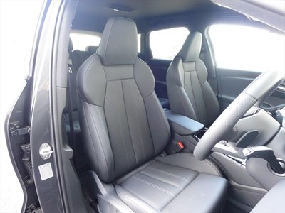 صورة 11 لـ 2025 AUDI Q6 E-TRON