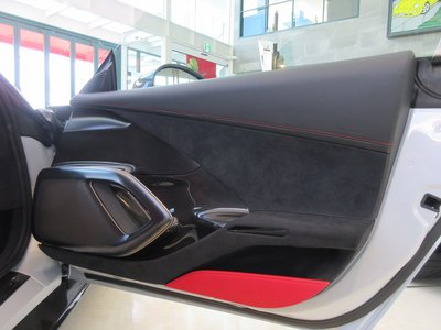صورة 40 لـ 2025 Ferrari 12 CILINDRI