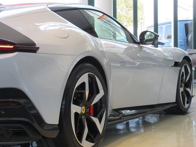 صورة 23 لـ 2025 Ferrari 12 CILINDRI