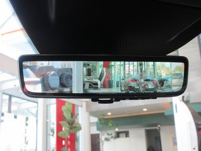صورة 57 لـ 2025 Ferrari 12 CILINDRI