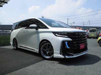 2023 Toyota VELLFIRE photo 4