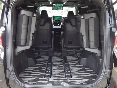 صورة 11 لـ 2024 Toyota ALPHARD