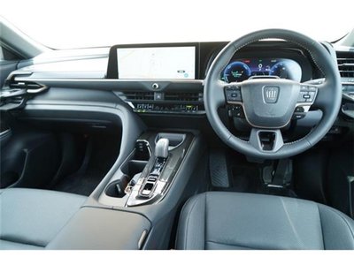 صورة 2 لـ 2025 Toyota CROWN ESTATE