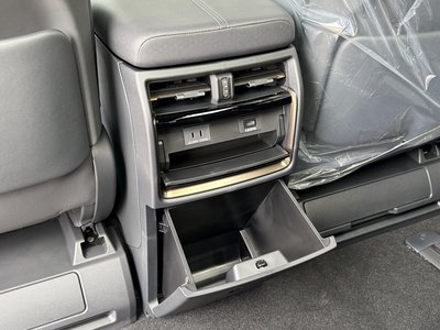 2026 Toyota ALPHARD — фото 42