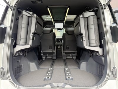 2026 Toyota ALPHARD — фото 45