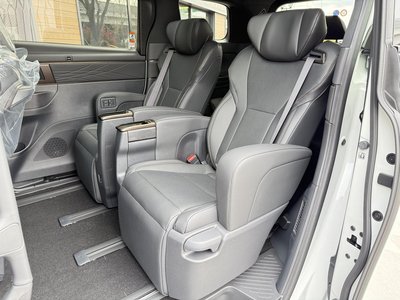 2026 Toyota ALPHARD — фото 37