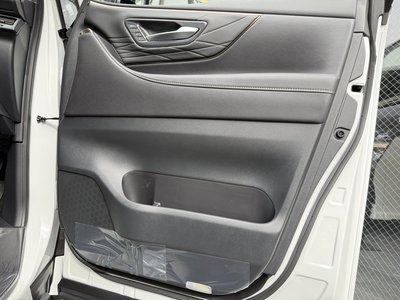 2026 Toyota ALPHARD — фото 36