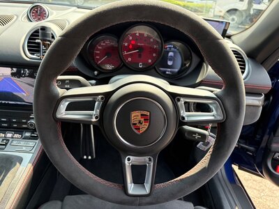 صورة 31 لـ 2020 Porsche 718 SPYDER