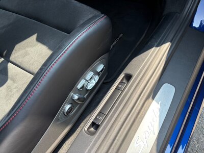 صورة 35 لـ 2020 Porsche 718 SPYDER