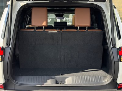 صورة 54 لـ 2025 Lexus GX