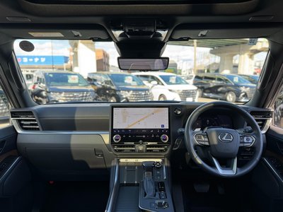 صورة 9 لـ 2025 Lexus GX