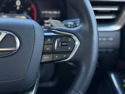 صورة 70 لـ 2025 Lexus GX
