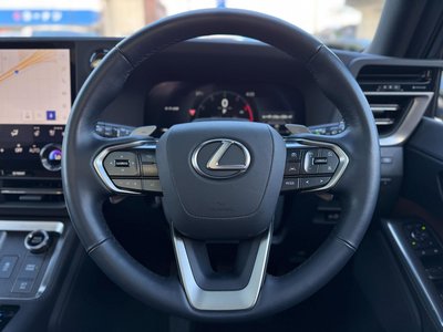 صورة 68 لـ 2025 Lexus GX