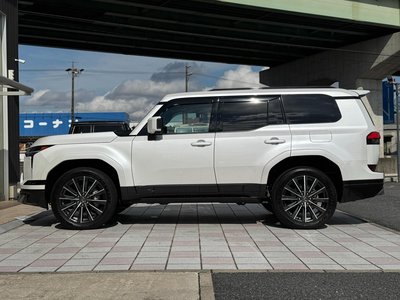 صورة 35 لـ 2025 Lexus GX