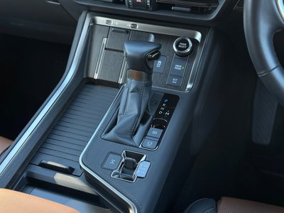 صورة 65 لـ 2025 Lexus GX