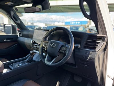 صورة 49 لـ 2025 Lexus GX