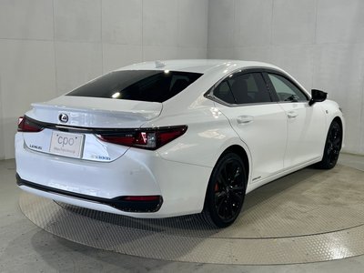 2021 Lexus ES photo 4