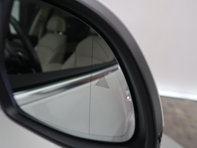 2023 BMW X7 thumbnail 41