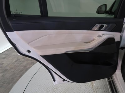 2023 BMW X7 thumbnail 45