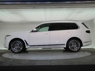 2023 BMW X7 thumbnail 19