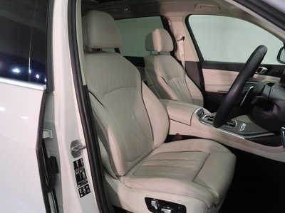 2023 BMW X7 thumbnail 23