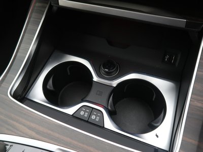 2023 BMW X7 thumbnail 32