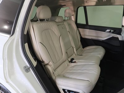 2023 BMW X7 thumbnail 24