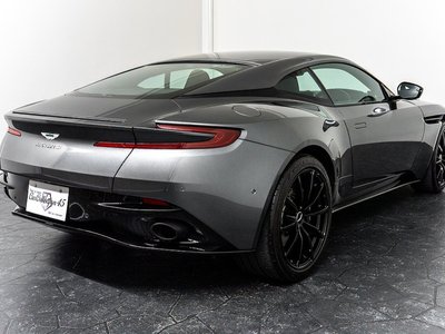 2019 Aston Martin DB11 — миниатюра 26