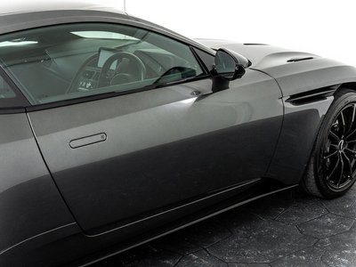 2019 Aston Martin DB11 — миниатюра 28
