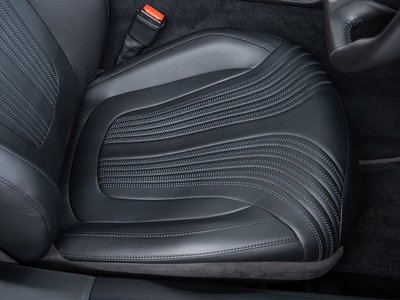 2019 Aston Martin DB11 — миниатюра 42