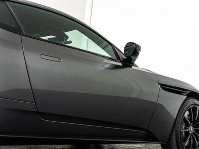 2019 Aston Martin DB11 — миниатюра 29