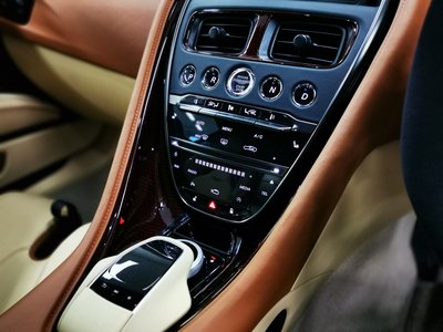 صورة 14 لـ 2024 Aston Martin DBS SUPERLEGGERA