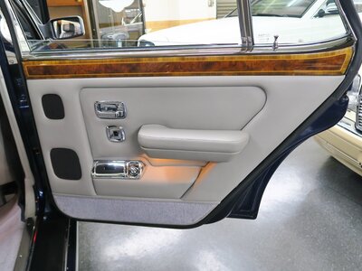 1996 ROLLS-ROYCE SILVER SPIRIT photo 9