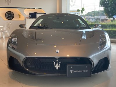 2022 Maserati MC20 photo 2