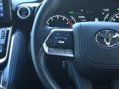 صورة مصغرة 51 لـ 2025 Toyota LAND CRUISER 300