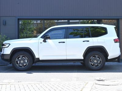 صورة مصغرة 5 لـ 2025 Toyota LAND CRUISER 300