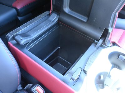 صورة مصغرة 46 لـ 2025 Toyota LAND CRUISER 300