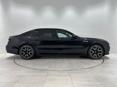 2025 BMW I7 photo 8