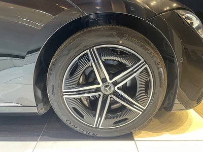 2023 Mercedes-BENZ EQE photo 11