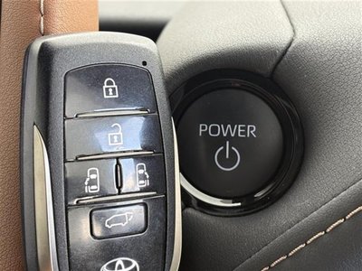 2024 Toyota VELLFIRE photo 9