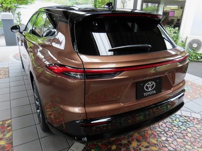 2025 Toyota CROWN ESTATE thumbnail 25